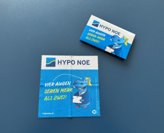 Brillentuch+Huelle HYPO NOE 1 v4