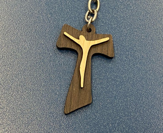 Kreuz aus Holz 2